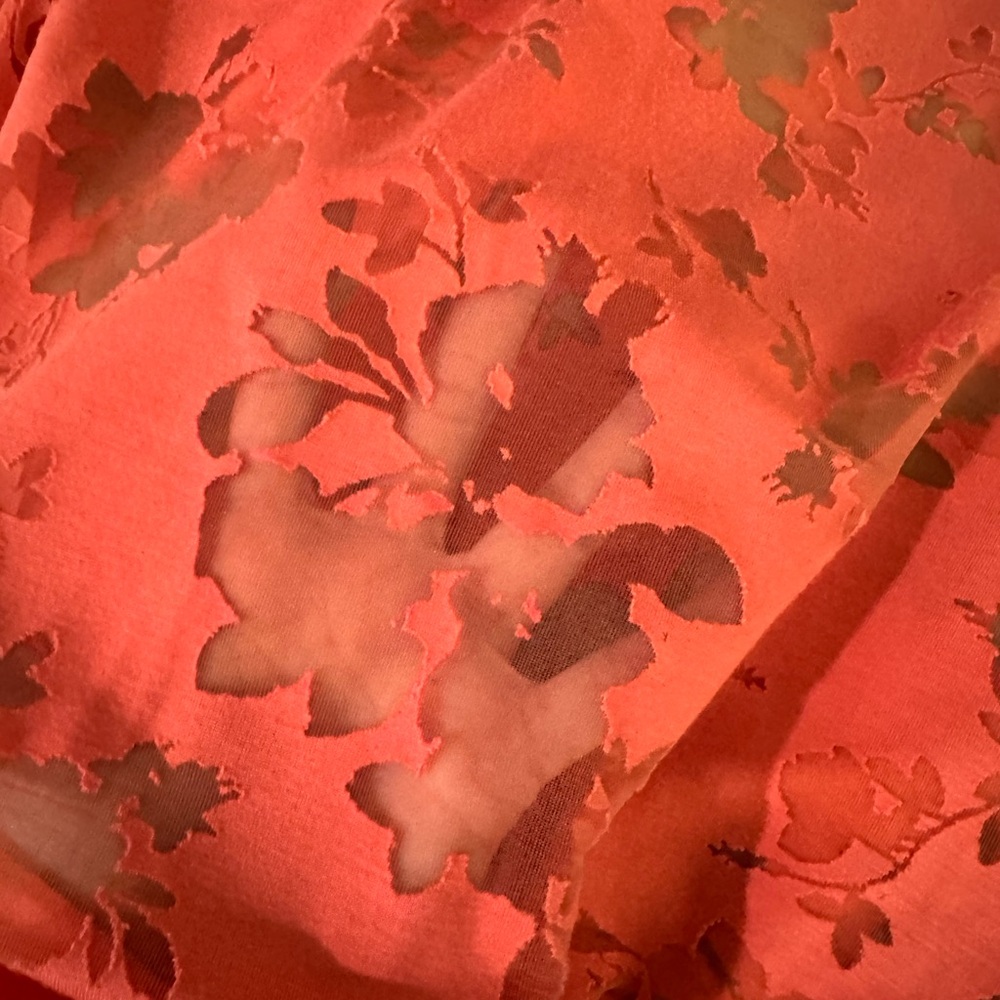 Elegant Coral Floral Women's Top - Picture 4 of 4